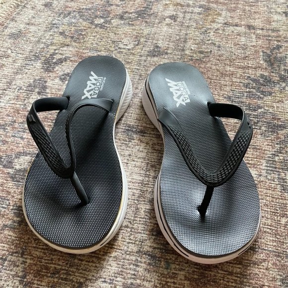 goga max flip flops